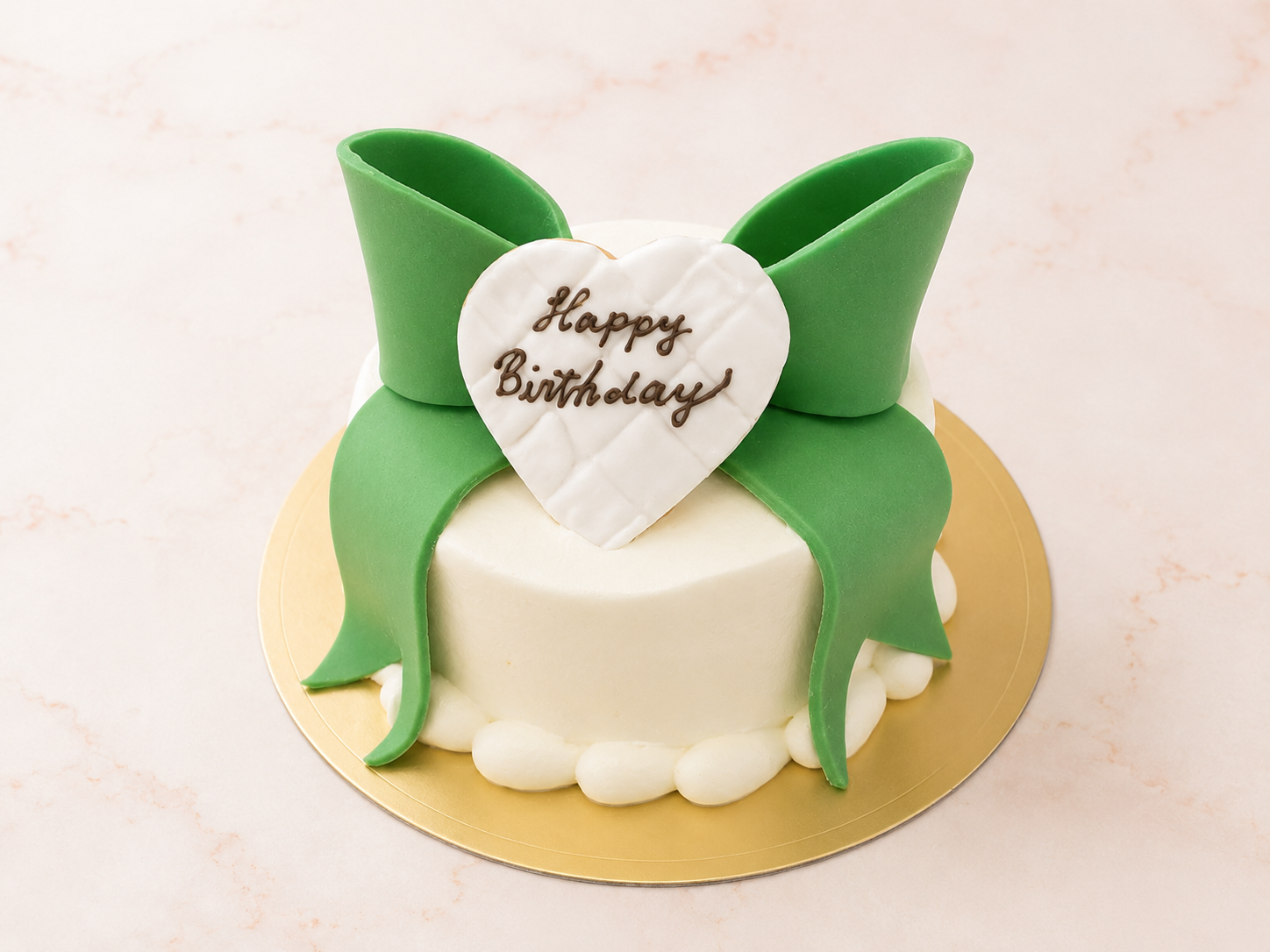 ビックリボンの生クリームデコレーションケーキ　FOR YOU